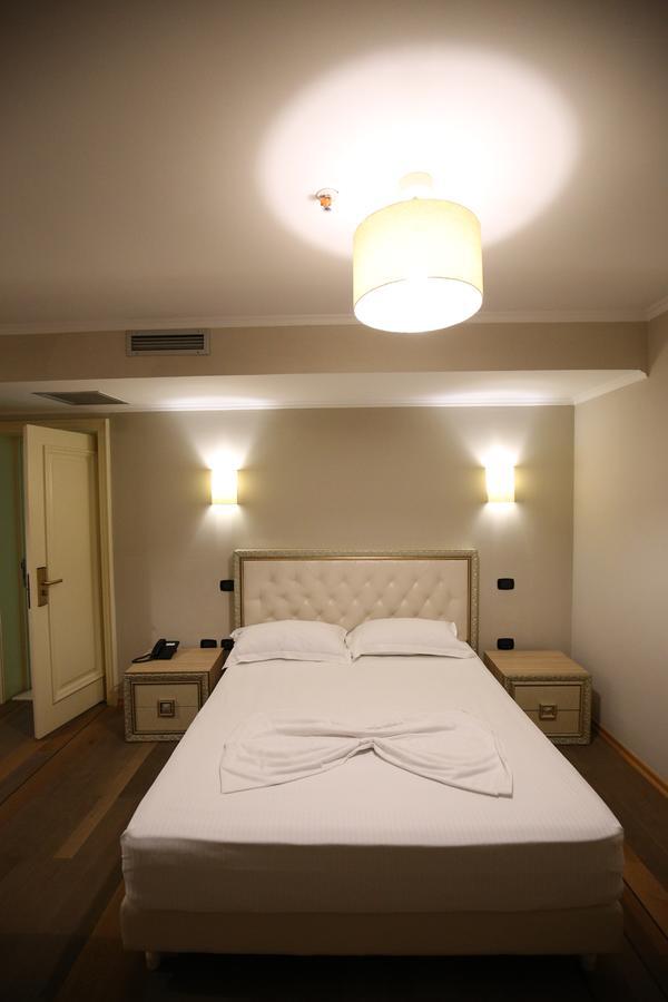 Germany Hotel Durres Exterior photo