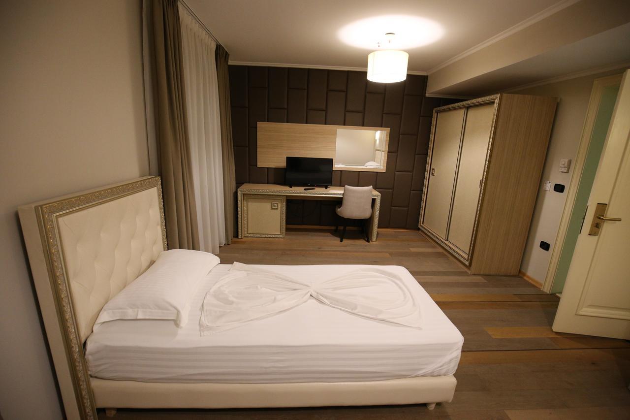 Germany Hotel Durres Exterior photo